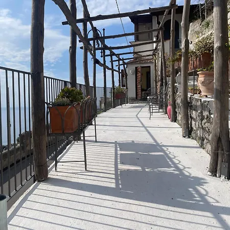 Casa San Pietro بيت للعطل